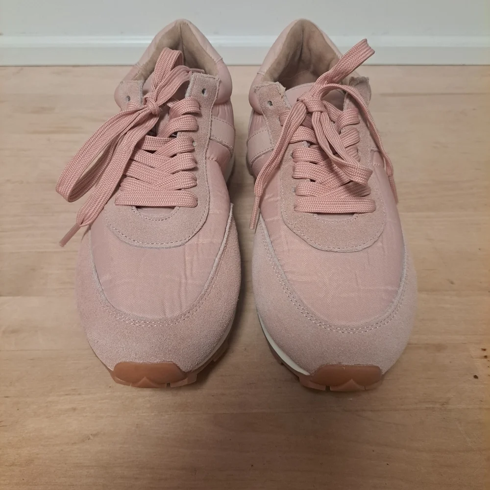 J/Slides NYC Retro Runner Sneakers